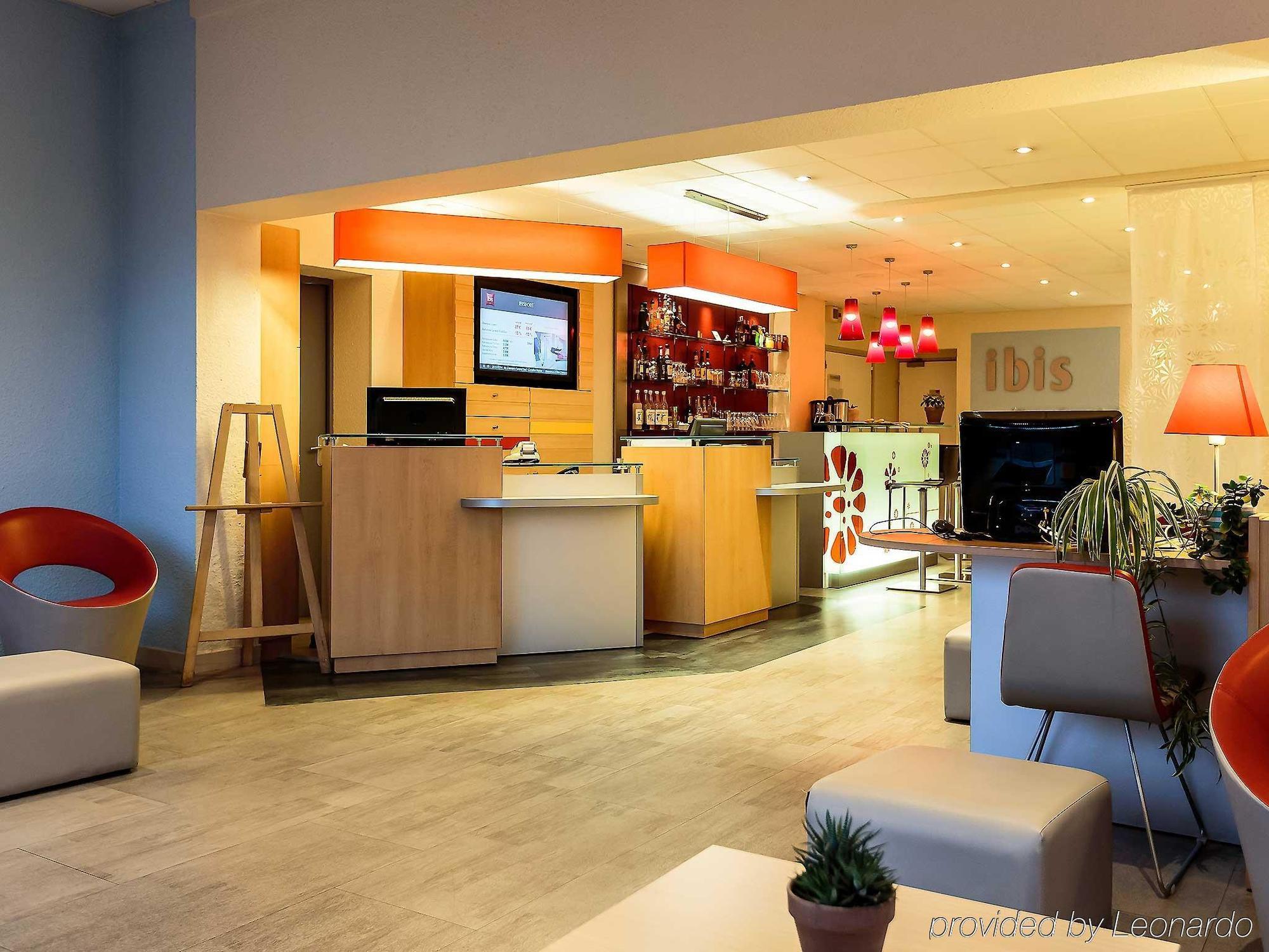 ไอบิส เคลร์มง-แฟร็อง ซุด คาร์ฟู แอร์เบต์ Hotel แคลร์มงต์-แฟร์รองด์ ภายนอก รูปภาพ